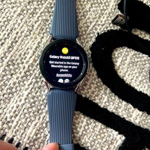 Samsung galaxy series 3 smart watch touch screen. Size is 45mm.